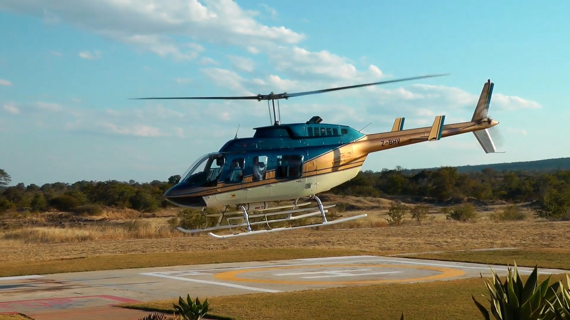 Botswana Fly-in Safaris | Moremi Game Reserve Travel Guide