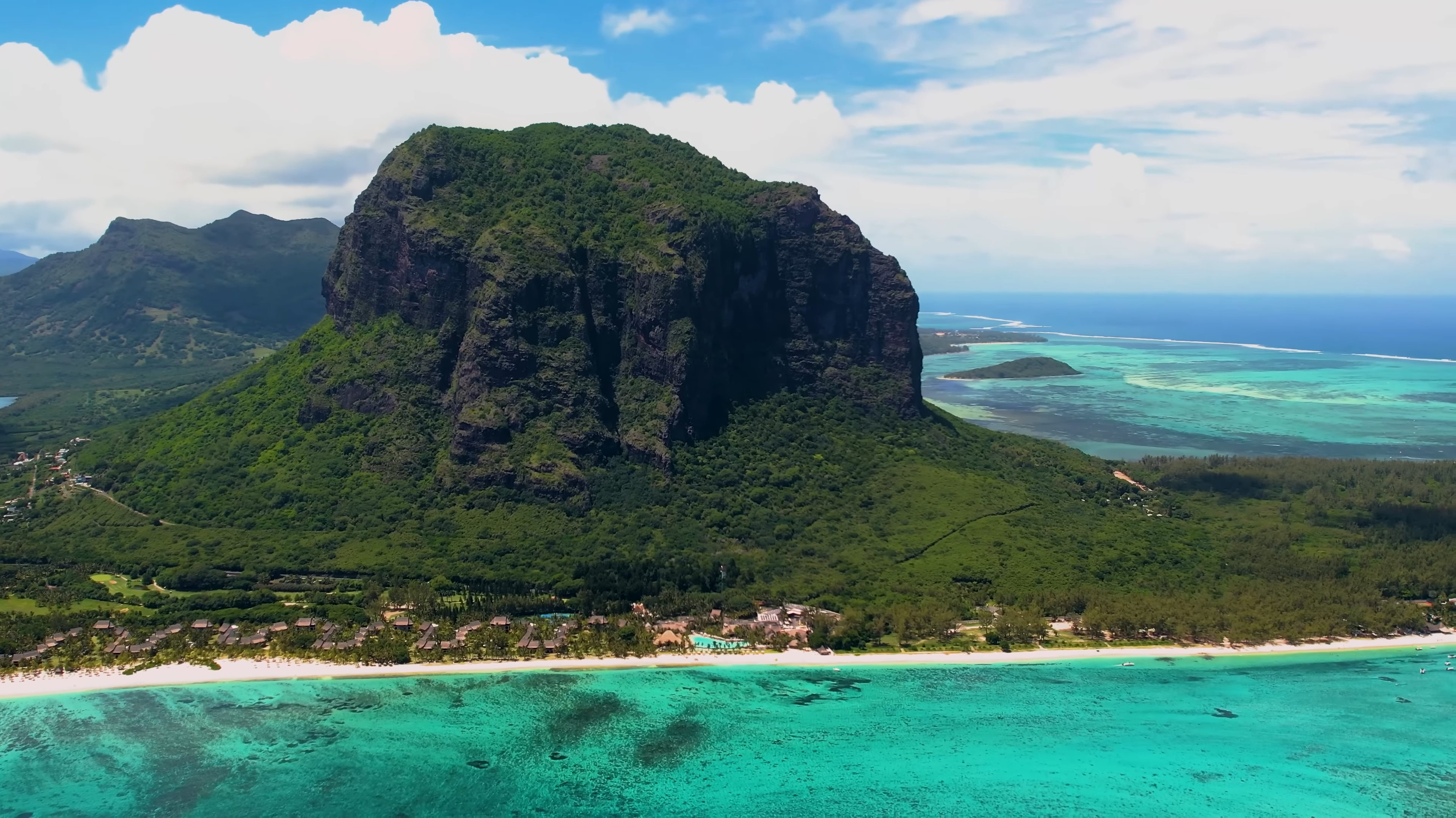 Le Morne BrabantPeninsula in Mauritius: All-Inclusive Mauritius Holiday Packages