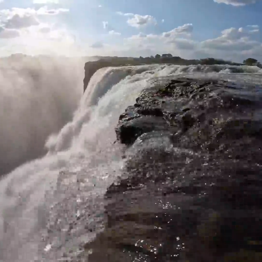 The Devil’s Pool at Victoria Falls_Mtembezi African Safaris The Devil’s Pool at Victoria Falls_Mtembezi African Safaris